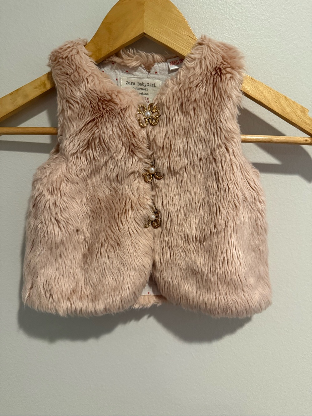 Zara BabyGirl Blush Faux Fur Vest Pearl Floral Closures 12-18 Fall Winter Outfit